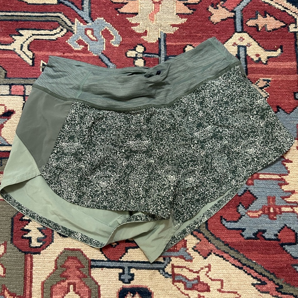 Outdoor Voices 2.5” Exercise Short